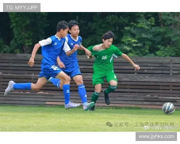 上海足球队逆袭之路揭秘：从低谷到大满贯的辉煌历程与奋斗精神