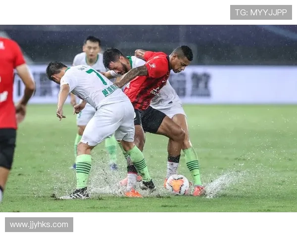 上海足球队在最新耐力排行榜中勇夺第一名引领足球界新风潮