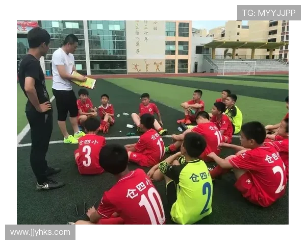 吴伟独家解析足球技巧与战术心得助你提升球技与比赛表现