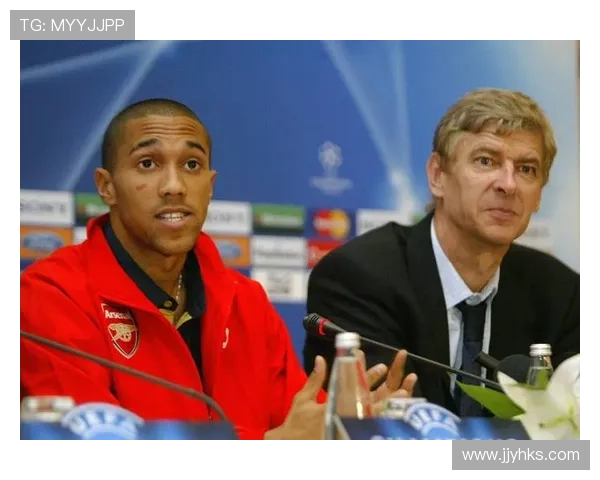 足球明星赛后专访分享心路历程与比赛背后的故事